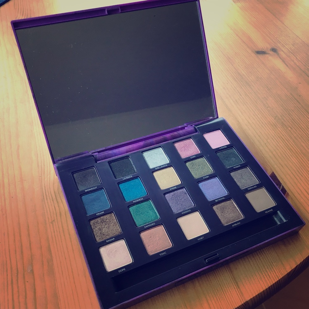 Urban Decay Vibrant Eyeshadow Palette